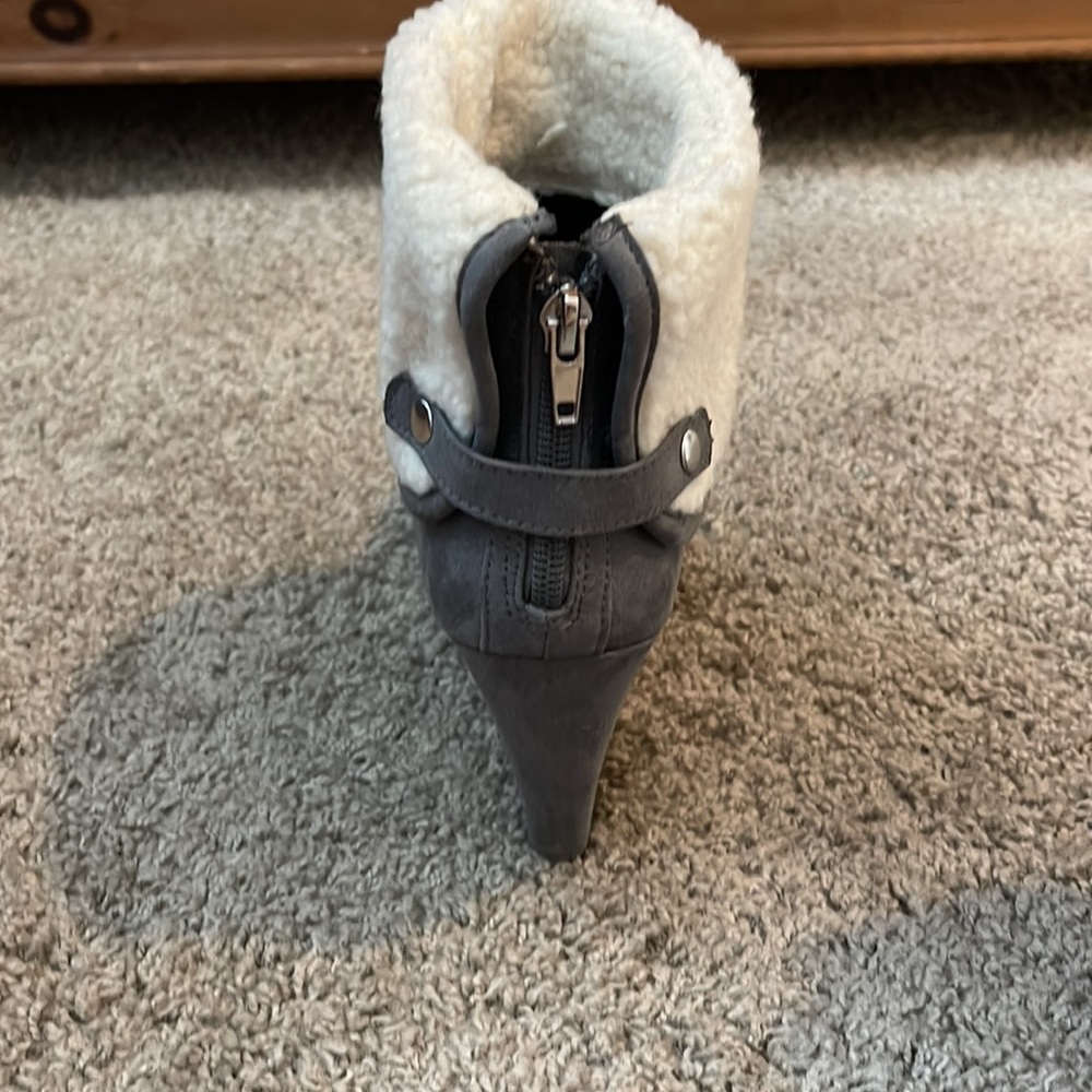 Grey Shoes - Picture 3 of 3